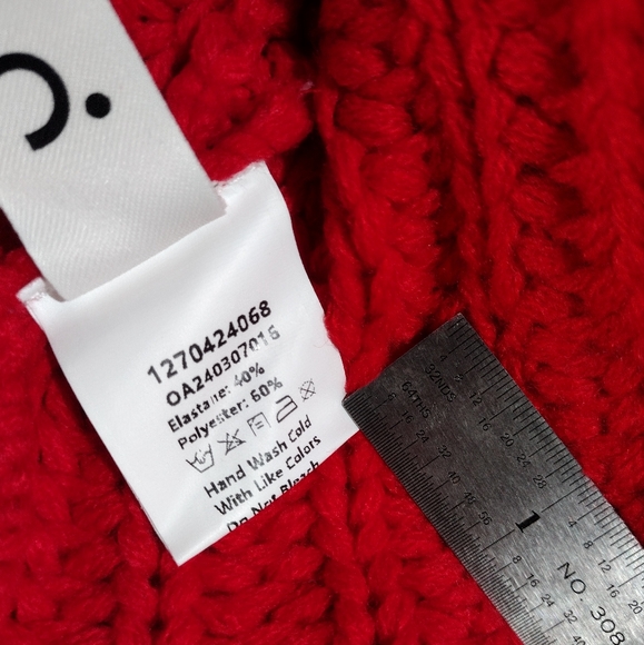 Commense Crochet Button Front Crop Sweater Vest. Small Bright Red - Picture 4 of 10